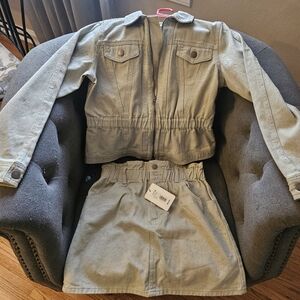 2 piece Gianni Bini set.